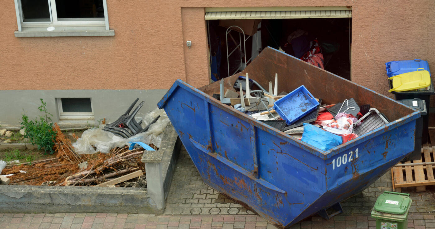 Haushaltsauflösung mit sortiertem Hausrat